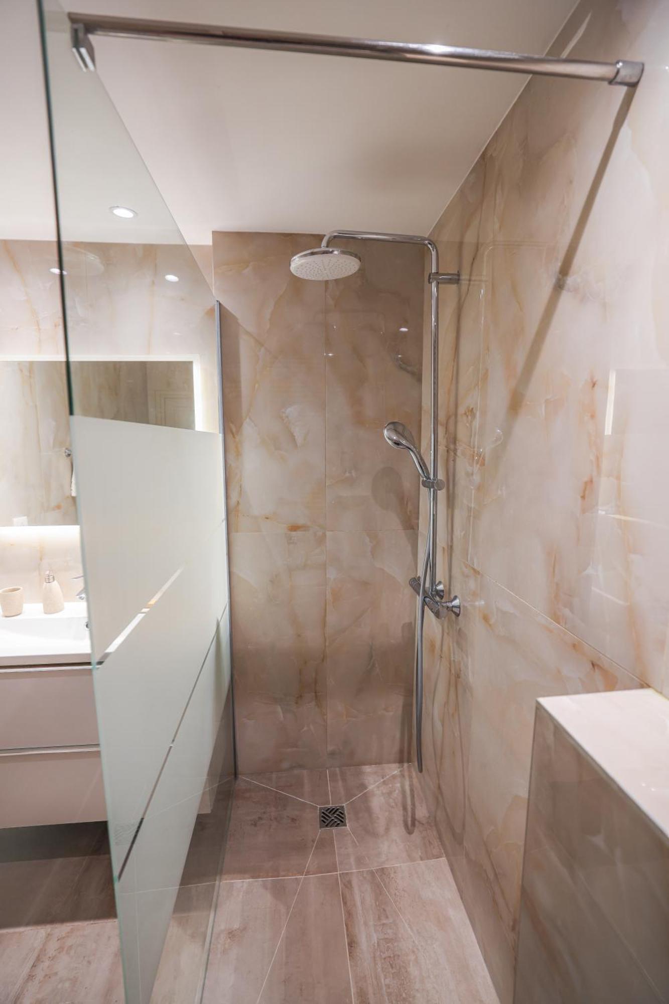 Apartment Azurappart Brilliant 2room, Massena